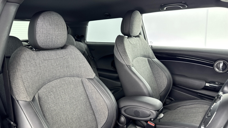 MINI Hatchback 135kW Cooper S Level 2 33kWh 3dr Auto Electric Hatchback